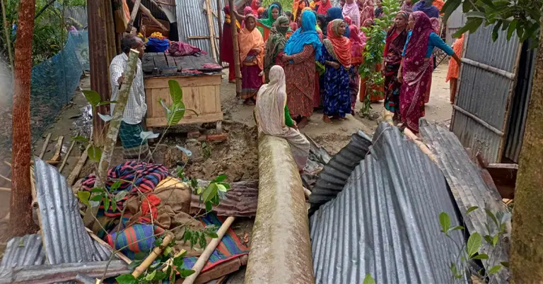 কুড়িগ্রামে ঝড়ো হাওয়া, গাছ পড়ে নিহত বৃদ্ধা